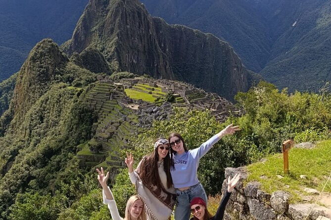 2-Day Sacred Valley & Machu Picchu Tour by Train from Cusco - Cusco Morning Pickup to Sacred Valley: start early, then enjoy the ride