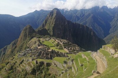 2-Day Tour in Sacred Valley and Machu Picchu from Cusco - Ollantaytambo Ruins and the Shift to the Machu Picchu Route