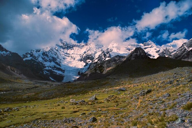 Ausangate Trek 5 Days - Cusco to Tinke to Rondoca: Day 1 sets the altitude tone