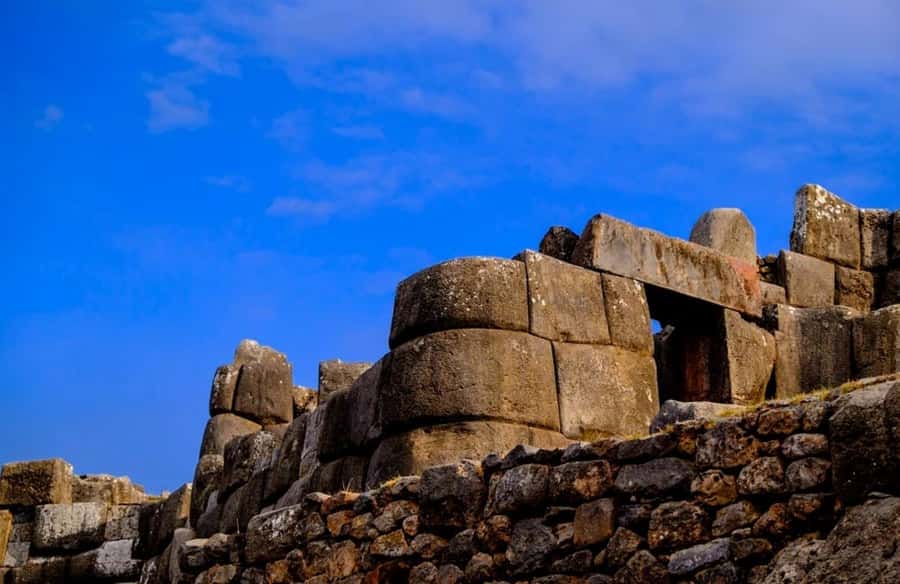 City Tour Cusco Qoricancha Sacsayhuaman y Tambomachay - Tambomachay (Inca Baths): water worship with channels still flowing