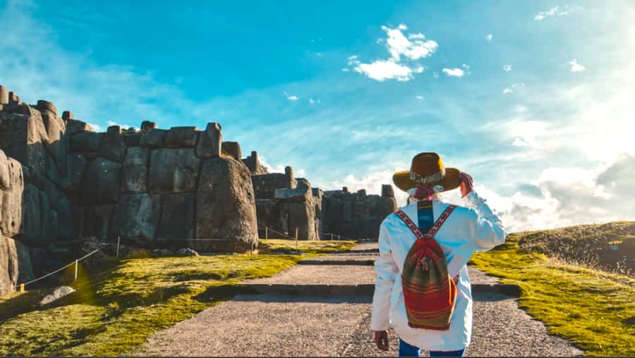 City Tour Cusco Qoricancha Sacsayhuaman y Tambomachay - Meeting at Plaza de Armas: finding the group and settling in