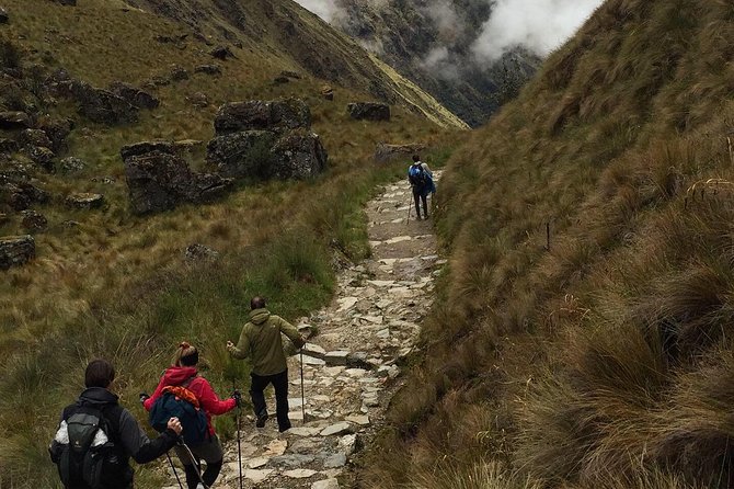 Classic Inca Trail 4 Days to Machu Picchu - Day 3: Puyupatamarca, Cloud-Forest Vibes, and Machu Picchu Mountain Moments