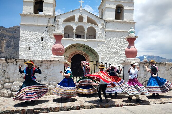 Colca Canyon Plus - Day 2: Cruz del Cóndor at sunrise and the 1-hour canyon walk