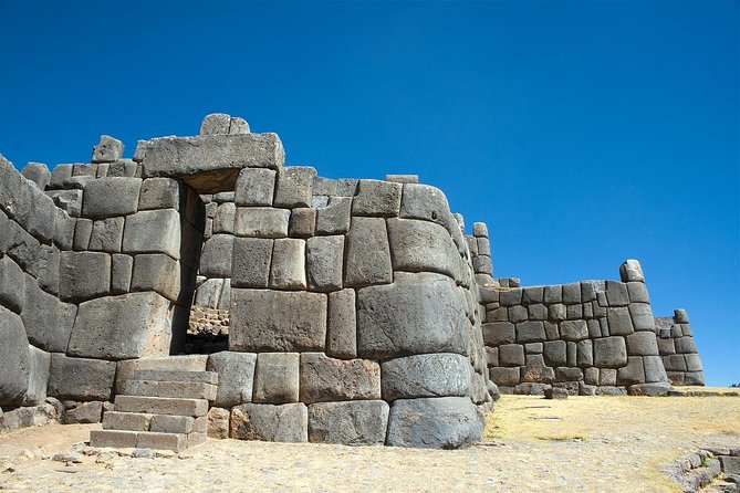 Cusco 4-Hour Private Tour Including Sacsayhuaman and Qenqo - Plaza de Armas: Where Cusco’s Spanish Geometry Sits on Older Ground
