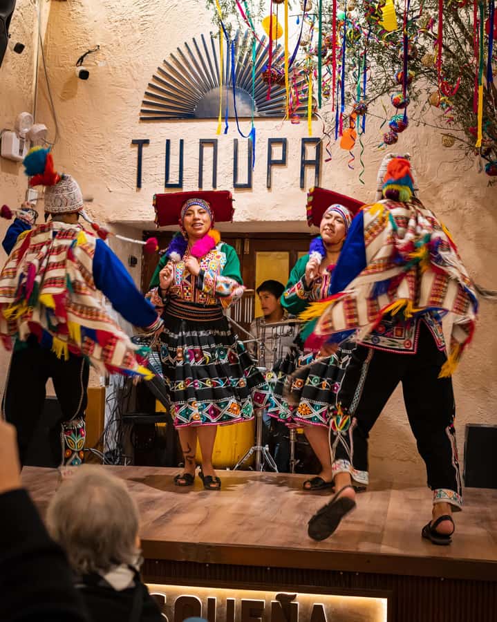 Cusco: Folkloric Andean Show & 3-Course Dinner at Tunupa - Plaza de Armas setting at Tunupa: why the location matters