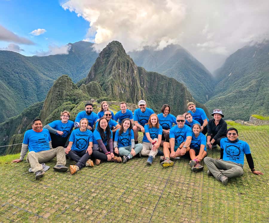 Cusco: Machu Picchu 2-Day Inca Trail with Panoramic Train - Sunset at Machu Picchu through the Sun Gate: your first reveal
