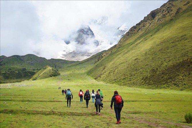 Excursion to Humantay Lake from Cusco - At the lake: time to breathe, and the Apus offering moment