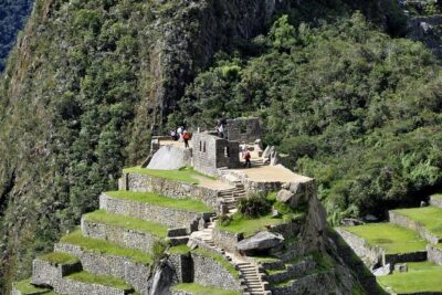 Experience Machu Picchu sustainably on a private tour from Cusco - Voyager train to Aguas Calientes: low-footprint travel with real comfort