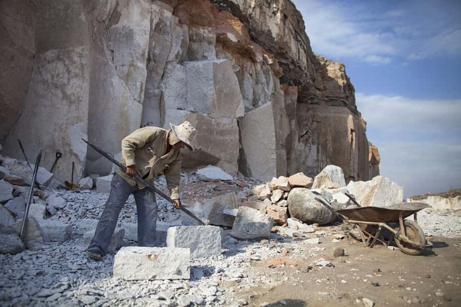 From Arequipa: Sillar Route Trek - Morning vs afternoon: when the light makes the stone feel different