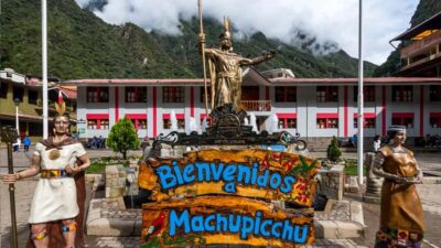 From Cusco: 1-day Machu Picchu Tour by Train - The tourist train ride: comfortable rails plus real Andes views