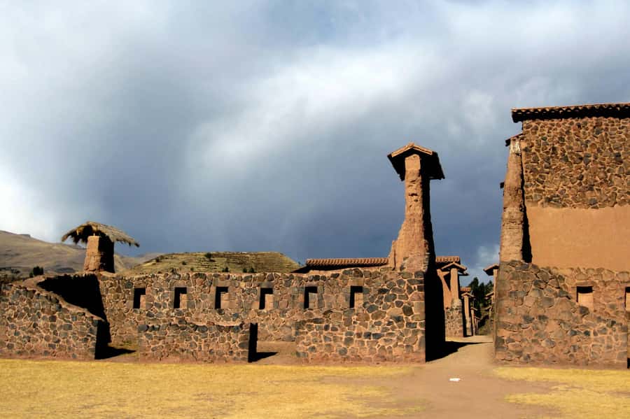 From Cusco: 2-Day Lake Titicaca Tour - Day 1 on the road: turning a bus ride into sightseeing