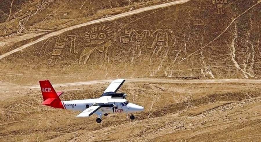 From Ica or Huacachina: Flight Tour Nazca Lines | Overflight - From Ica or Huacachina to Nazca: the day starts with the right kind of transfer