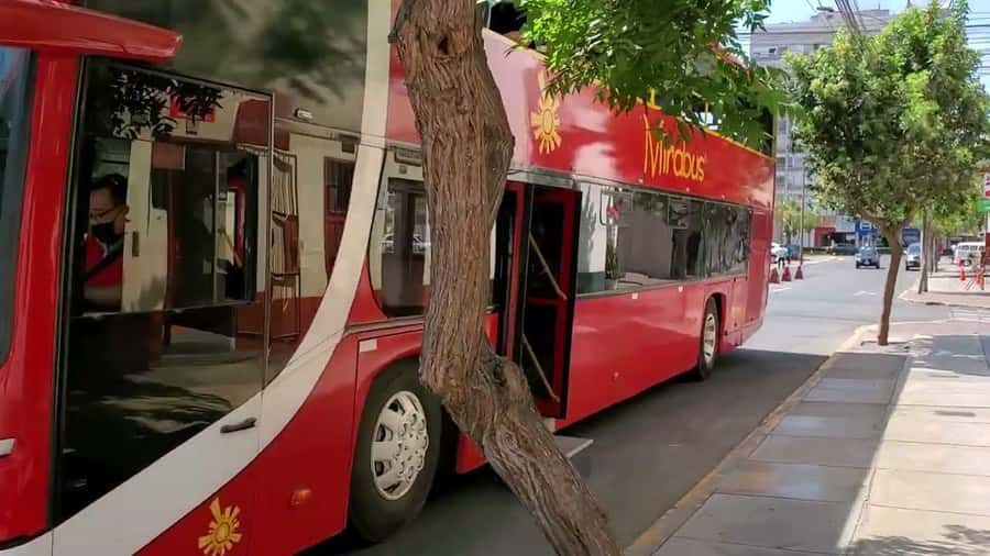 From Lima : 360° Panoramic Bus - Meeting point in Miraflores: easy start, no hunting