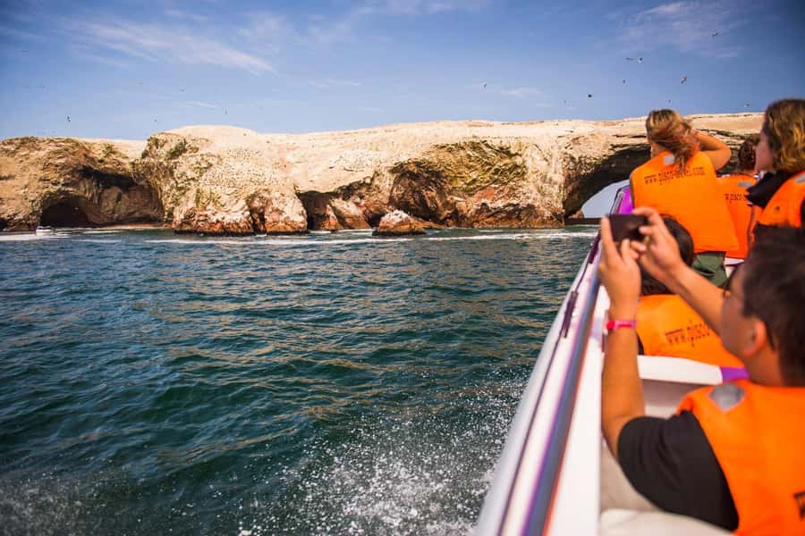 From Lima: Paracas and Huacachina Oasis Full Day Tour - Paracas on land: quick freedom by the sea