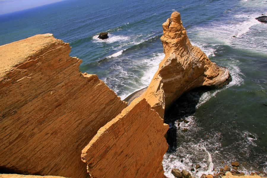 From Paracas: Ballestas Islands & Paracas National Reserve - Speedboat to Ballestas and the Candelabro glyph on the peninsula