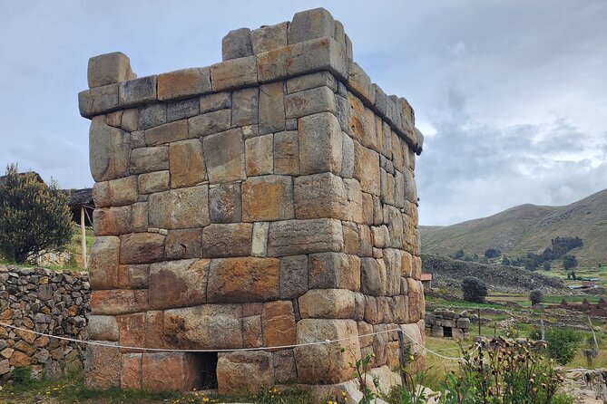 Full Day Guided Tour of the Aymara Route from Puno - Acora and Molloco: Lupaca Chullpas and Inca Contact