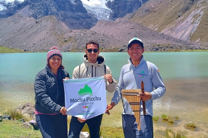 Full-Day Tour to Ausangate 7 Lakes - 4:00 a.m. pickup and the road to Pajchanta