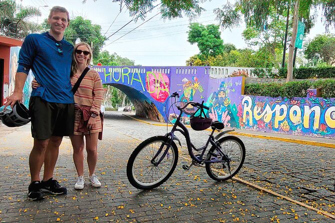 Lima Bike Tour in Miraflores & Barranco - Shared small group - Stop 3: Larcomar cliff views for a quick reset