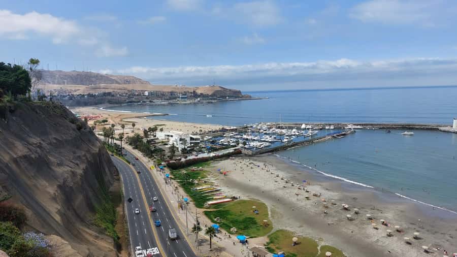 Lima Bike Tour: La Costa Verde & Jesus Statue in Chorrillos - Why this Lima ride feels like a local shortcut