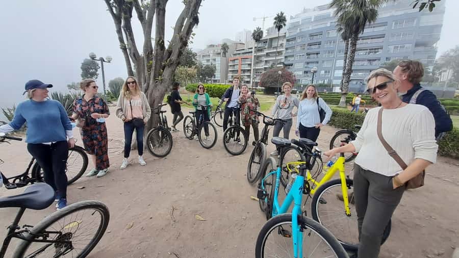 Lima Bike Tour: La Costa Verde & Jesus Statue in Chorrillos - Included treats that actually help you enjoy the ride