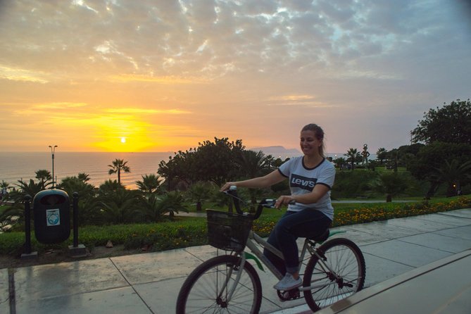 Lima Bike Tour Miraflores - Barranco + Huaca Pucllana! - Barranco: street art, the seaside look, and Puente de los Suspiros