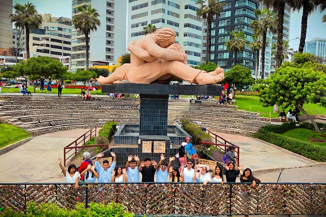 Lima City Tour Plus + Video by Drone - Group - A 4-hour Lima mix: Miraflores parks, Huaca Pucllana, and Plaza Mayor