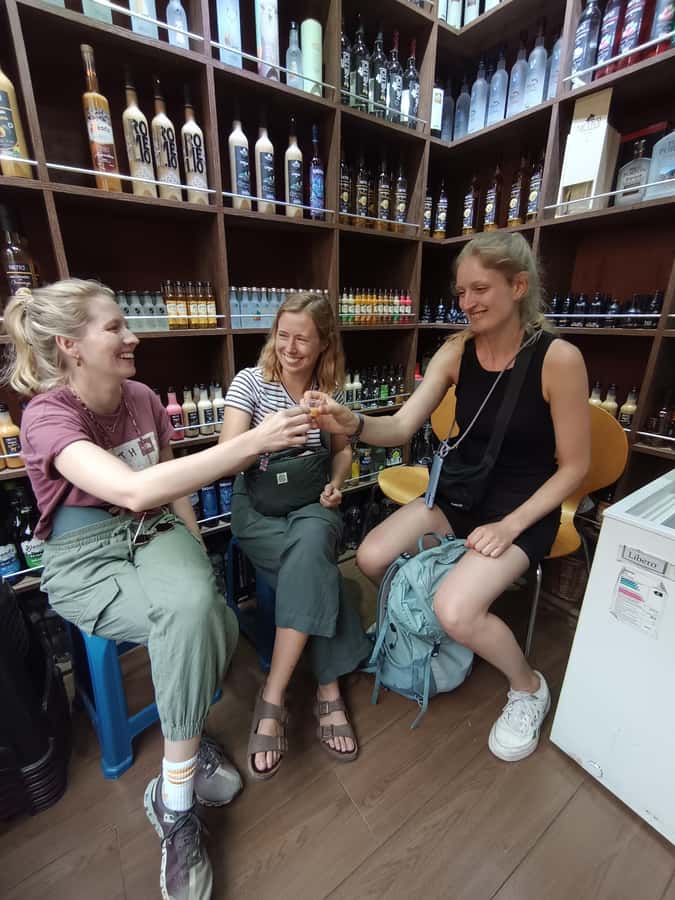 Lima: Historic Center Walking Tour with Pisco Sour Tasting - Plaza Mayor de Lima: the center of gravity for power and culture