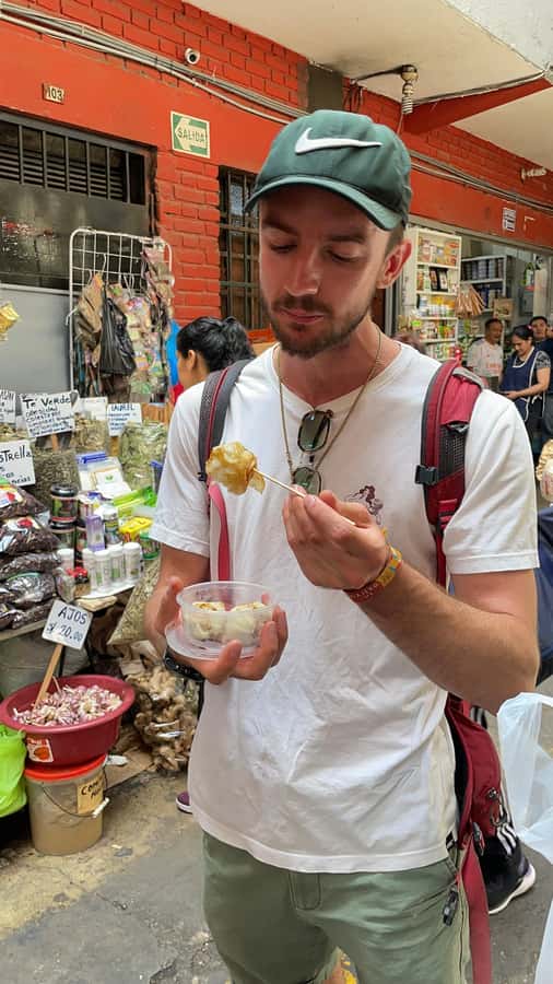 Lima Street Food: A gastronomic adventure through the city. - Getting In: Benavides Meeting Point and the 30-Minute Transit