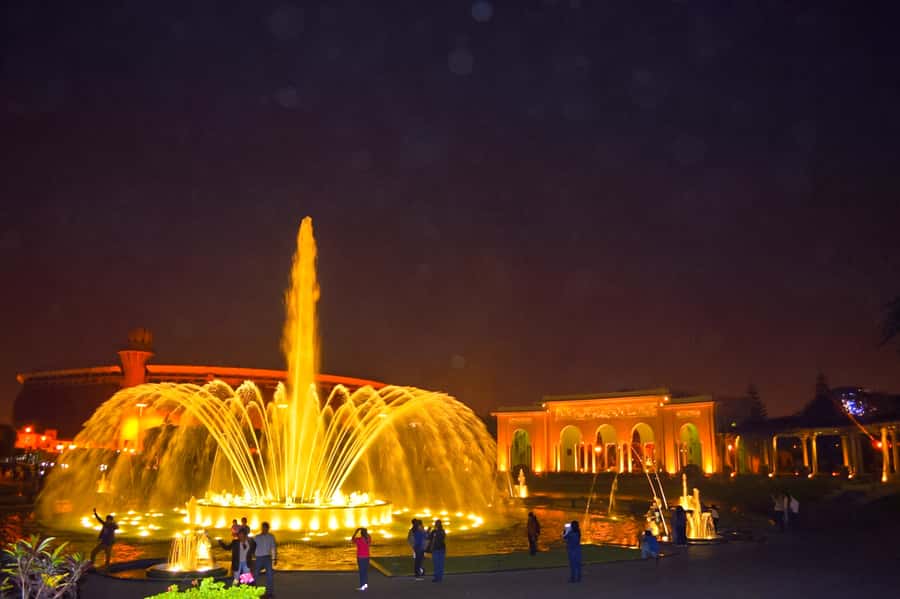Lima: Water Magic Circuit, Downtown and Catacombs Night Tour - FAQ