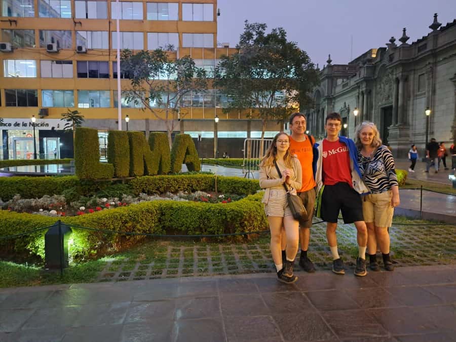 Lima: Water Magic Circuit, Downtown and Catacombs Night Tour - What to Expect from the Guide and Driver (and How to Get the Most)