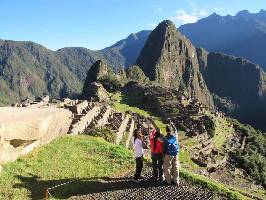 Machu Picchu: Private Tour Guide Service - Optional Hikes: Montaña, Huayna Picchu, or Huchuy Picchu