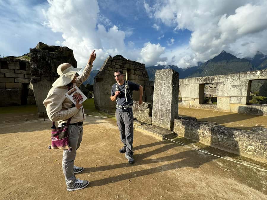 Machu Picchu: Tour Guide Service & Entrance Ticket Circuit-2 - Meeting Point Reality: Bus Stop Start, Sanctuary Entrance Meet
