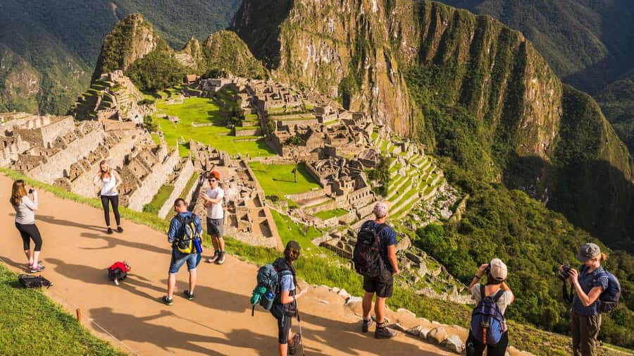 Machu Picchu: Tour Guide Service & Entrance Ticket Circuit-2 - Small Group Size: A Better Machu Picchu Experience