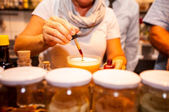 Pisco Sour Secrets: Hands-On Mixology in Historic Cusco - Small group size: why max 12 people is a big deal