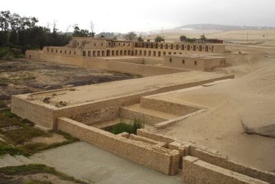 Pre Inca Temple of Pachacamac Half-Day Tour from Lima - The southbound drive: sea views and the Lurín River valley