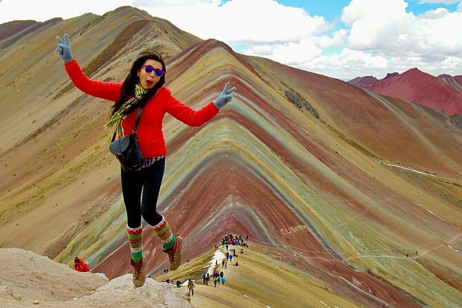 Rainbow Mountain in Cusco Full Day Tour - Getting to Vinicunca: bus route, villages, and the starting point
