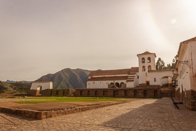 Sacred Valley - Pisac and Ollantaytambo day tour - Ollantaytambo: fortress walls, terraces, and the best timing for Machu Picchu trains