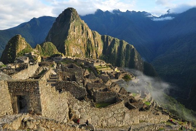 Salkantay 5-Day Trek To Machu Picchu - Day 2: The 15,200-Foot Pass and the Long Descent Toward High Jungle