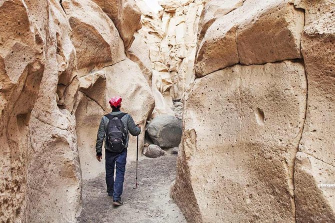 Sillar Route in Arequipa and viewpoint of the Volcanoes - Stop 1: Canteras de sillar Añashuayco and the pink shingles cannon