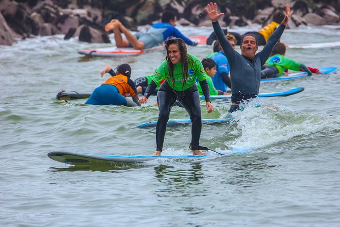 Surf lessons in Lima, Peru surf lessons best experience - What you get in 90 minutes: coaching, board, wetsuit