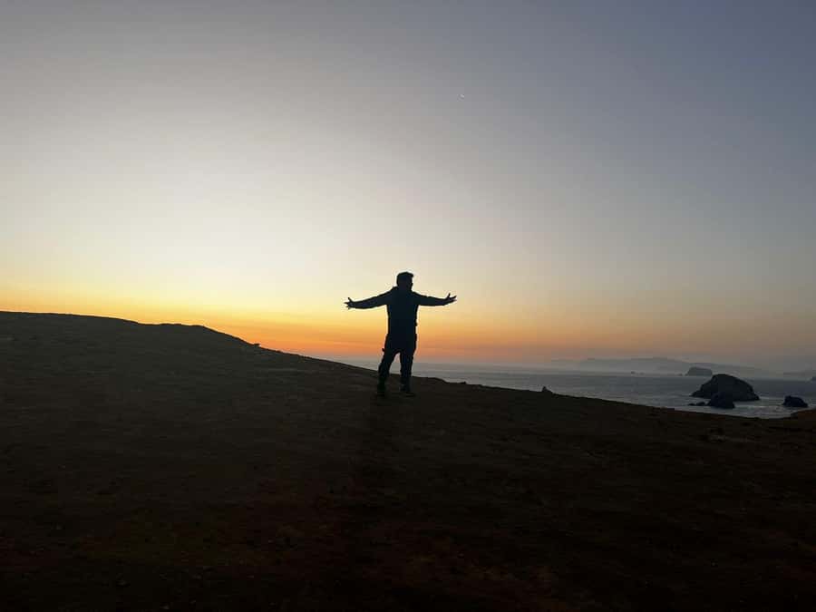 TREKKING GOLDEN SHADOWS - The Early Photo Stop: Quick Orientation and First Views (15 Minutes)